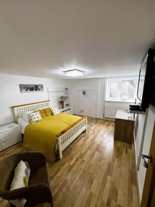 The Danes Gower, Llanmadoc, Gower Peninsula, Wales Apartment *